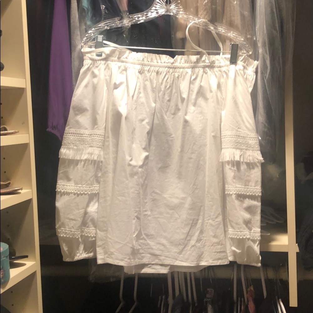 Sugar & lips medium white long sleeve
